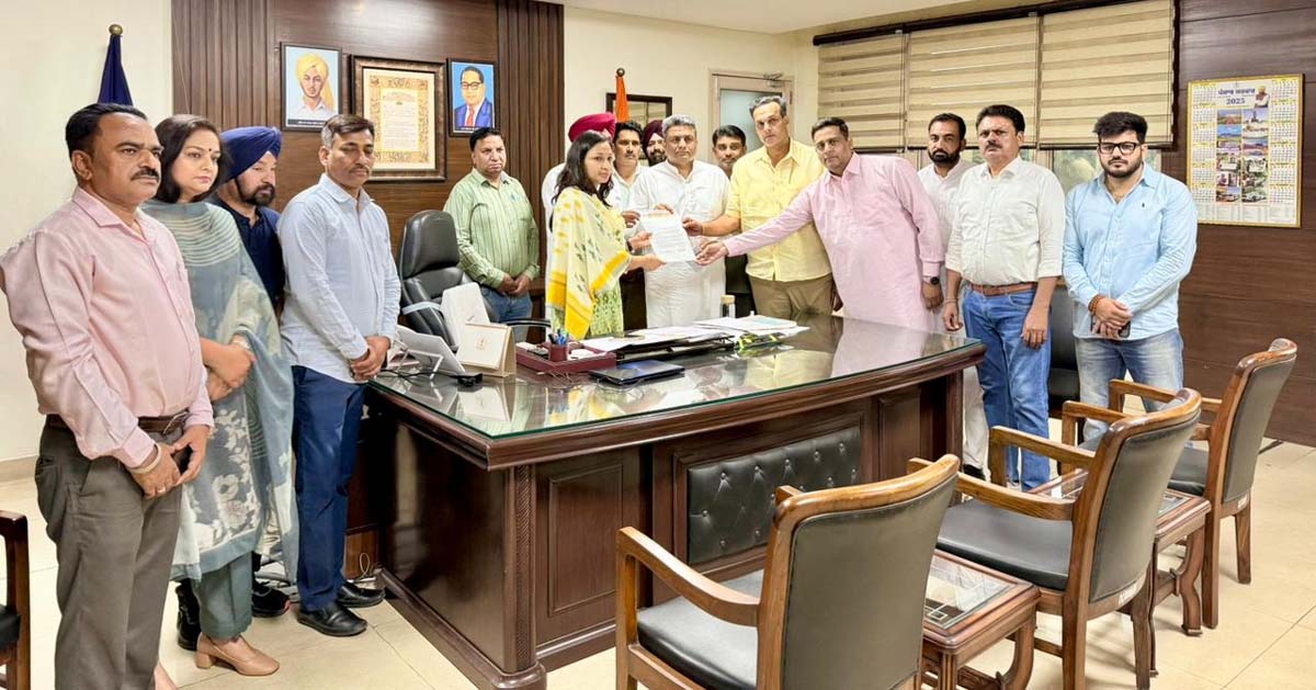 BJP submits memorandum to Deputy Commissioner for immediate deportation of illegal Pakistani nationals.